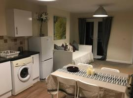 37B Louis Lodge，位于索尔兹伯里的酒店