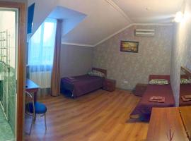 Готель Кмітов，位于Kmitov的酒店