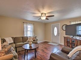 Cottage with Yard, Walk to Historic Attractions