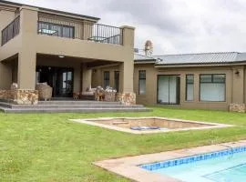 Stone`s Throw Manor