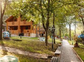 Sky Land Camping & Resort，位于基希讷乌的度假村