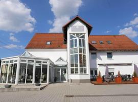 Parkhotel am Schloss，位于马赫恩的酒店