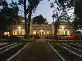 Tulin Heritage Bungalow - Purulia，位于Jhalida的简易别墅