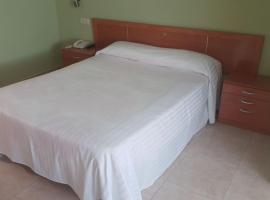 HOSTAL SANPAIO，位于圣地亚哥－德孔波斯特拉的酒店