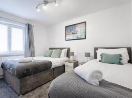 Private Parking, Garden, Close to Beach!，位于斯旺西的酒店