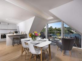 Fowey Penthouse, Fowey，位于福伊的酒店