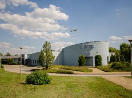 HOTEL A4 Airport Kraków MOP Morawica，位于Aleksandrowice的酒店