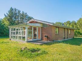 6 person holiday home in rsted，位于Udbyhøj的度假屋