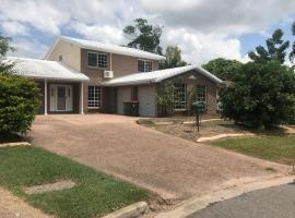 Townsville Wistaria Spacious Home，位于汤斯维尔的酒店