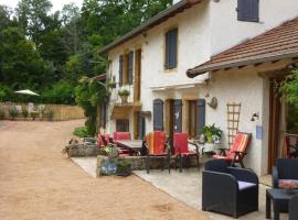 la Bergerie du Bois Joannin 1497 route des fleuriats，位于Iguerande的酒店