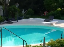 漠林鲁豪德旅馆