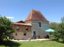 17th C French Pigeonaire - magical romantic couples retreat