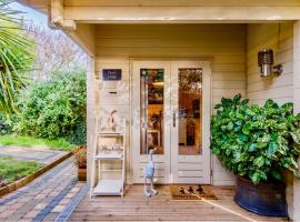 Duck Lodge B&B with Hot Tub，位于Pyecombe的酒店