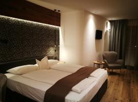 Hotel Cevedale Living Romance Hotel，位于科戈洛的酒店