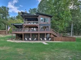 Beaver Lake Hideaway with Fire Pit by Marina