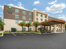 Holiday Inn Express & Suites - Deland South, an IHG Hotel