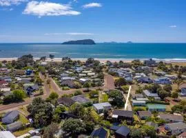 Bach on Boulevard - Pauanui Holiday Home