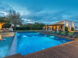 Mar - Villa with Spectacular Pool Area & Bar