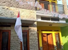 Homestay Kuning Ceria - Murah, Akses kota & wisata