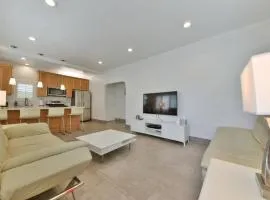 1000#1 Contemporary Home w/ Parking, Grill, & AC!