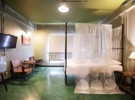 Dee Old Leng Inn，位于Pak Chong的酒店