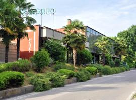 克利斯塔洛酒店，位于弗纳茨迪巴戈的酒店