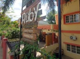 Ruby - Casa de Hospedes - Backpackers，位于楠普拉SIL培训中心附近的酒店