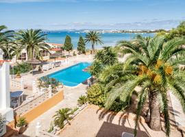 Hotel Lago Dorado - Formentera Break，位于拉萨维纳Estany des Peix Lagoon附近的酒店