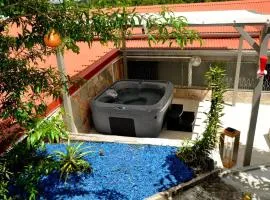 Maison de 2 chambres avec vue sur la ville jacuzzi et jardin amenage a Riviere Salee