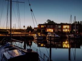 PORT PUDDEMIN Wohnungen an der Marina，位于布德明的公寓