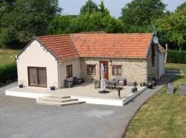 Spacious house for 6 people with a swimming pool