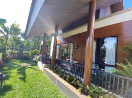 Luxurious Modern Villa at Vimala Hills，位于茂物的酒店