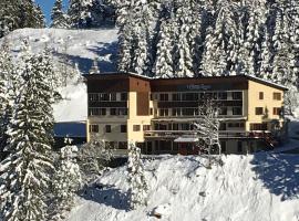 CHALET LE CHAMP-ROUSSE，位于尚鲁斯的酒店