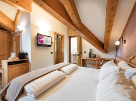 Family Hotel Serena，位于安达洛的酒店