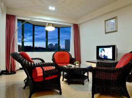 Likas Square - KK Spacious Homestay，位于哥打京那巴鲁的酒店