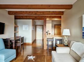 Beautiful Condo In A Great Location, Oceanfront Complex - Oe，位于尤克卢利特的酒店