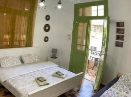 Apartments COMFY - for a quiet family holiday，位于海法的自助式住宿