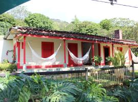 Casa Villa Estación，位于Cisneros的酒店