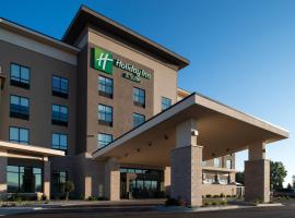 Holiday Inn & Suites - Idaho Falls, an IHG Hotel，位于爱达荷福尔斯爱达荷瀑布区域机场 - IDA附近的酒店