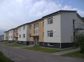 希乌马校董会住宿旅馆，位于Suuremõisa的酒店