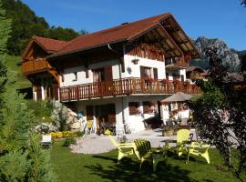 Chalet Gîte Le Titlis，位于贝尔内Becret附近的酒店