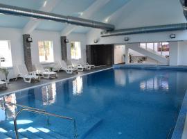 Tintyava Balneohotel，位于沃尔舍茨的带泳池的酒店
