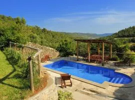 Casa con piscina y vistas a montaña - Cal Solsona