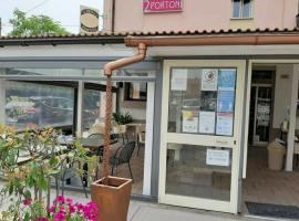 Bar Albergo Due Portoni，位于圣彼得罗-泰尔梅堡的酒店