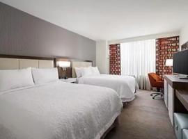 Hampton Inn Glendale Milwaukee, Wi，位于Glendale的酒店