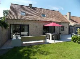 Sun kissed Villa in Diksmuide with Garden Sauna