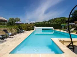 Apartment in Gargas near Route des Ocres