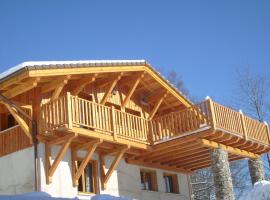 Chalet in Le Thillot with Skiing & Horse Riding Nearby，位于勒梅尼勒的度假短租房