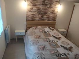 chalet avec jardin proche du Mont Saint Michel，位于蓬托尔松的酒店