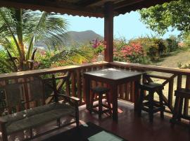 Large Cottage Rodney Bay 2 bedrooms 2 bathrooms，位于格罗斯岛的酒店